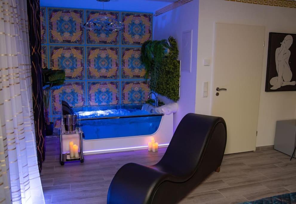 Luxury Love Room Spa Whirlpool Jacuzzi Neurenberg Buitenkant foto